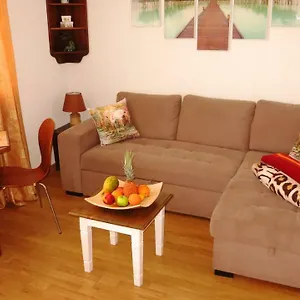https://holiday-home-close-to-golden-mile.in-canary-islands.com